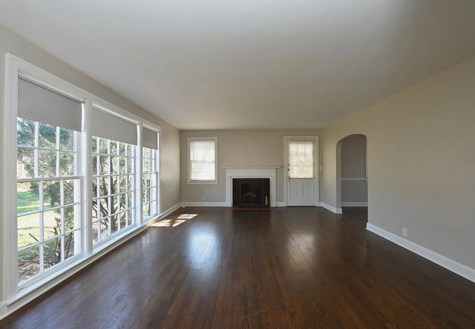 4 bed, 2.5 bath, 2934 sqft, $2,995 — Photo 3