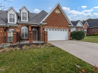 626 Peachtree Dr, Maryville, TN 37801