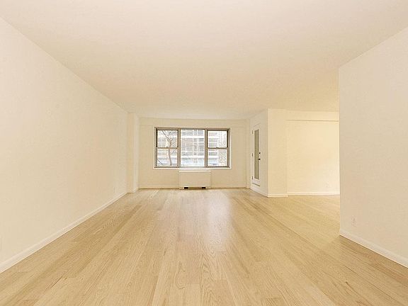 4th image of 1325 1st Ave #B209