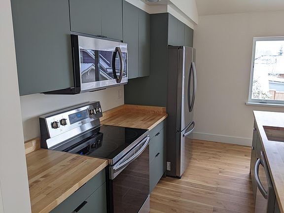 Brand new, stainless steel appliances - Electric stove/oven, microwave, dishwasher, french door refrigerator