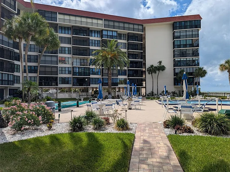 18304 Gulf Blvd #406 — Photo 16