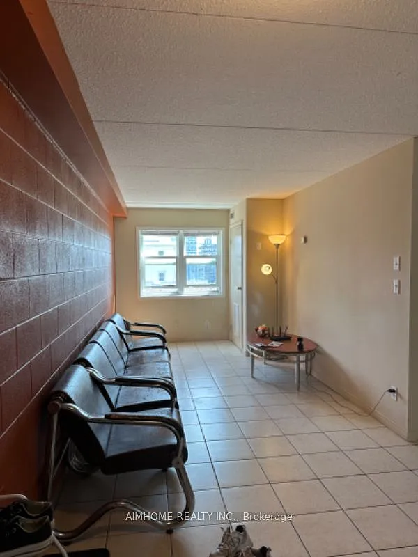 4 bed, $950 — Photo 4