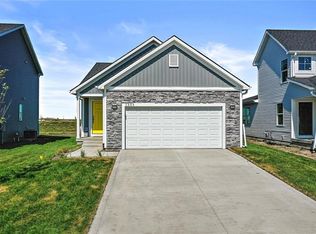 605 NW Williamsburg Ln, Waukee, IA 50263