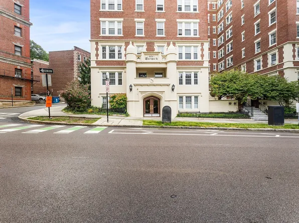 1454 Beacon St APT 241, Brookline, MA 02446