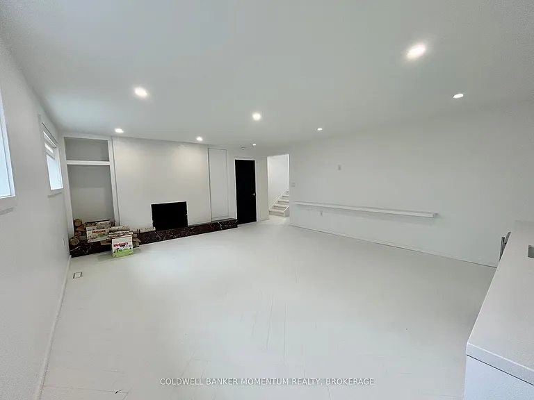 413 Queenston Rd — Photo 28