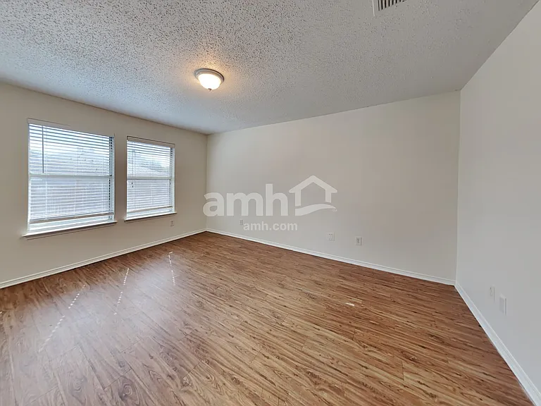 1020 Chelsea Ln — Photo 11