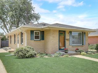 1127 Sheraton Dr, Racine, WI 53402