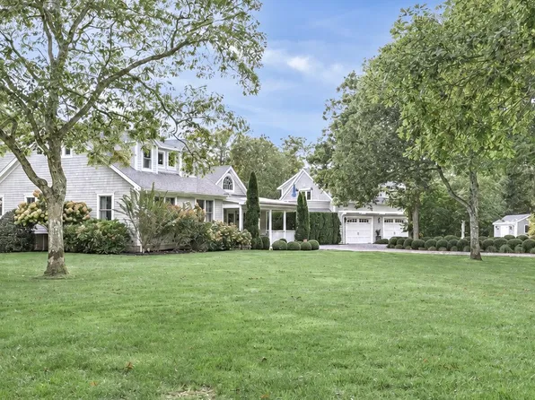 6 Hollow Way, Edgartown, MA 02539