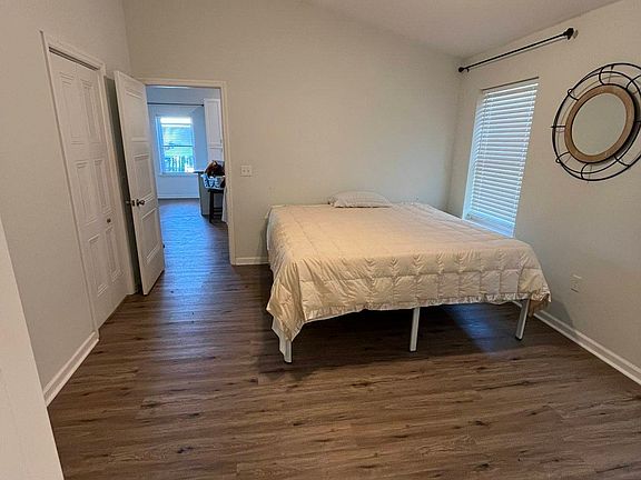4th image of 104 Monroe Ct