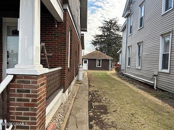 3rd image of 707 Park St