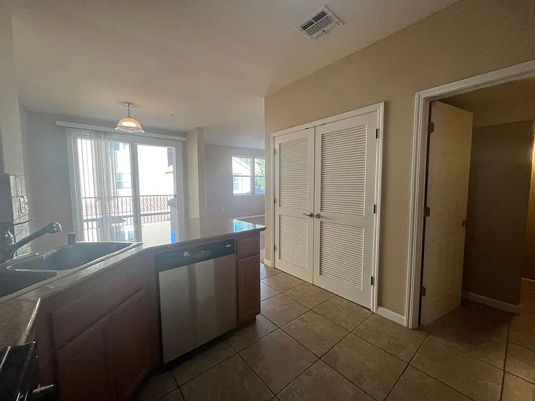 50 Regency Park Cir #11112 — Photo 10