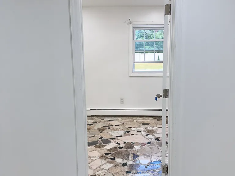 528 Jayne Blvd #1F — Photo 21