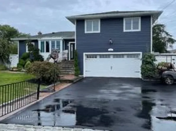 220 Bayview Avenue, Massapequa, NY 11758