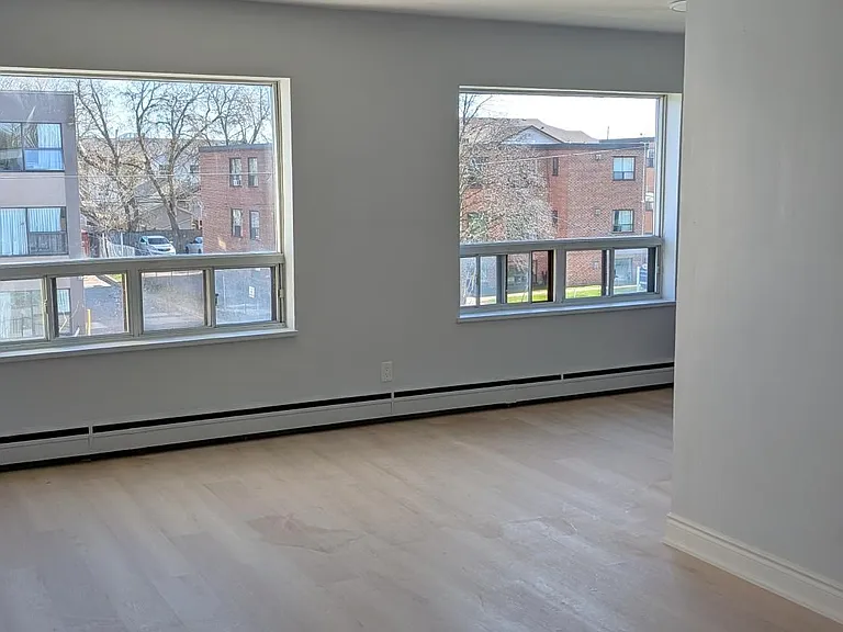 296 Saguenay Ave #11 — Photo 9