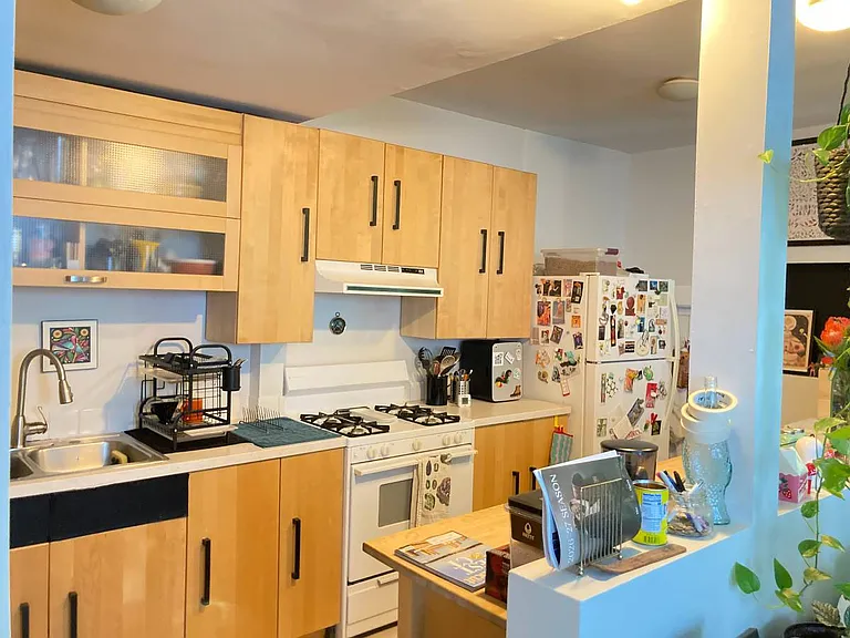 102 Mansfield St #3 — Photo 2