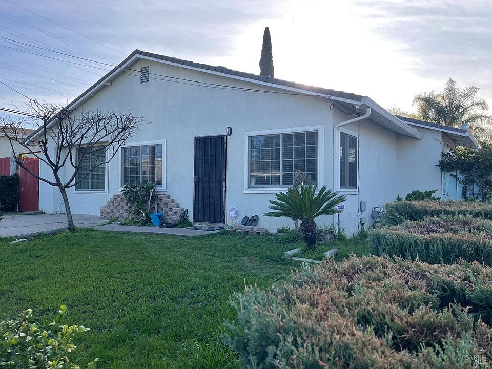 2nd image of 97 Harbor Drive