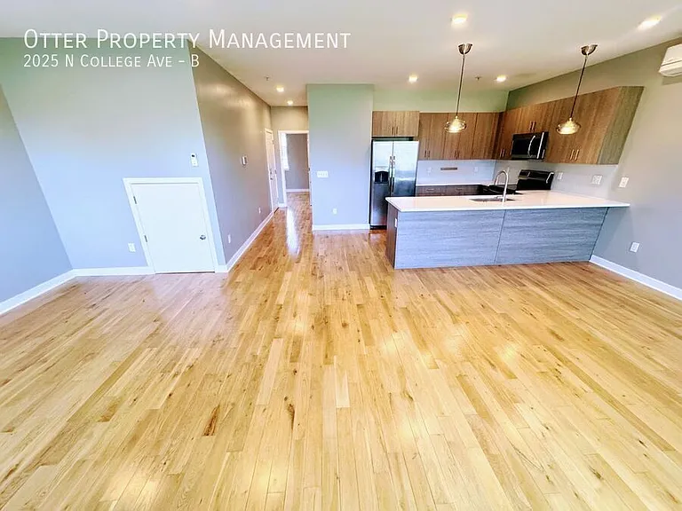 2025 N College Ave #B — Photo 9