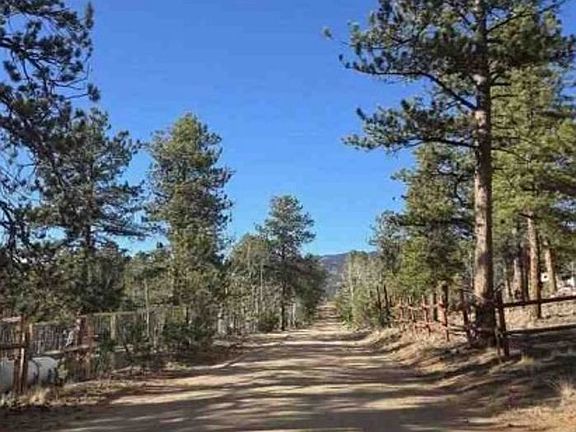 Exterior Neighborhood (street photo)