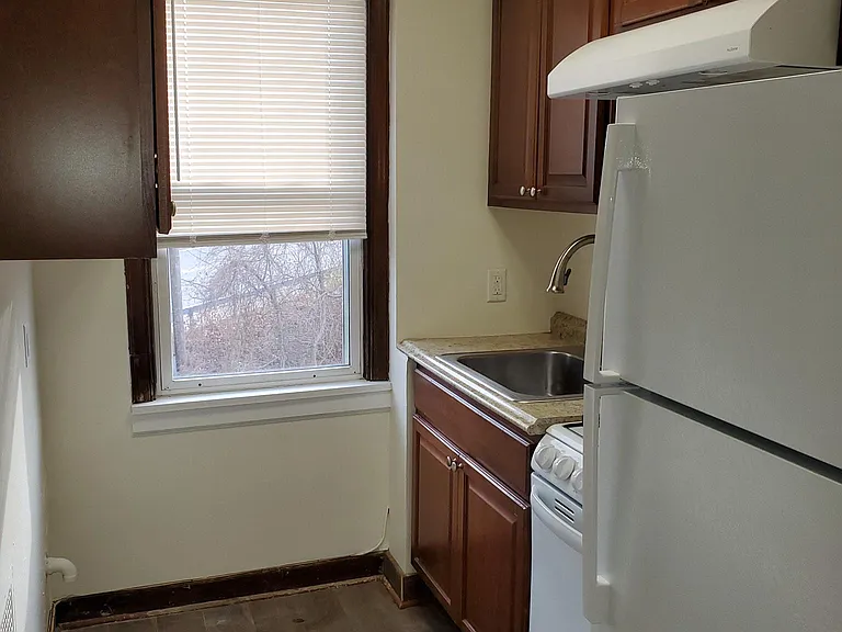 363 Elwood Ave #6 — Photo 6