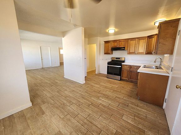 3rd image of 6141 Abronia Ave