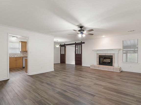5th image of 16 Perin Rd