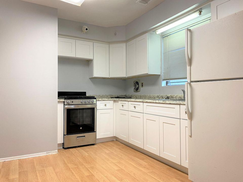 1st image of 377 Buchanan Ave