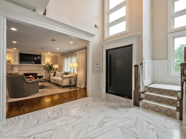 534 Brandon Place image 3 of 44