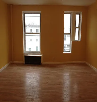 Rented by Full Time Management | media 29