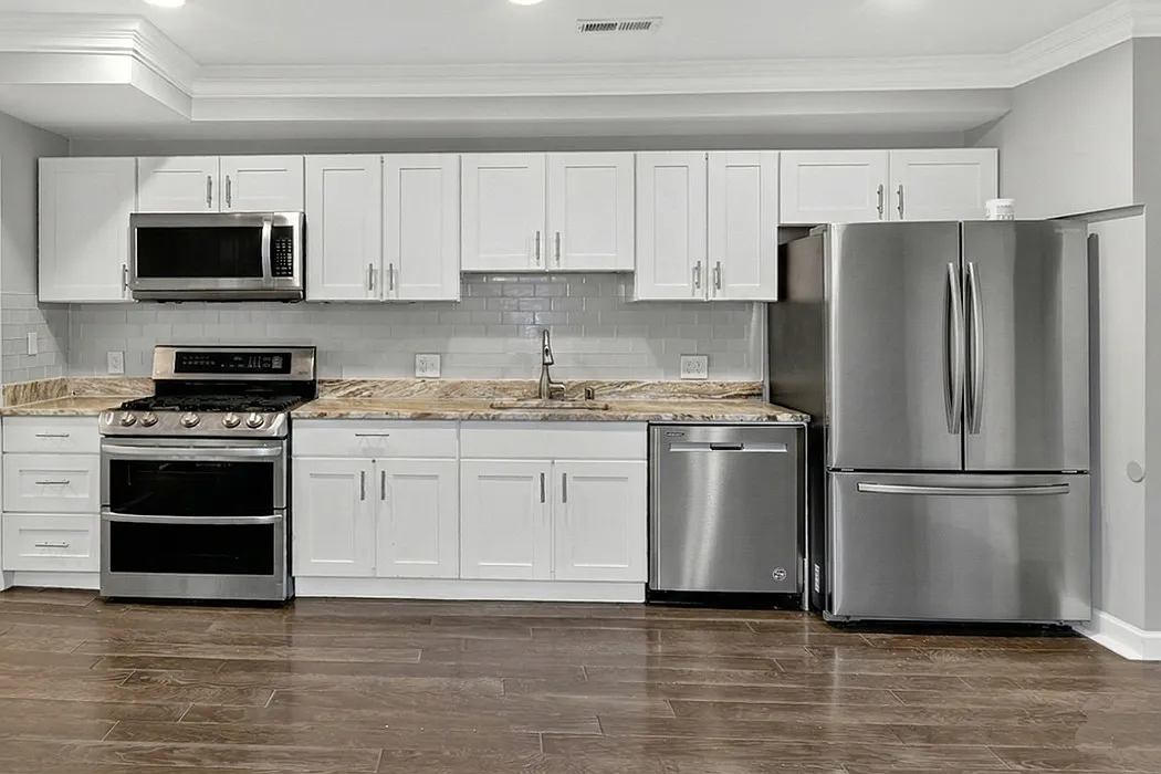 2 bed, 900 sqft, $2,397 — Photo 1