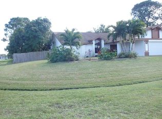 566 SE Damask Ave, Port Saint Lucie, FL 34983