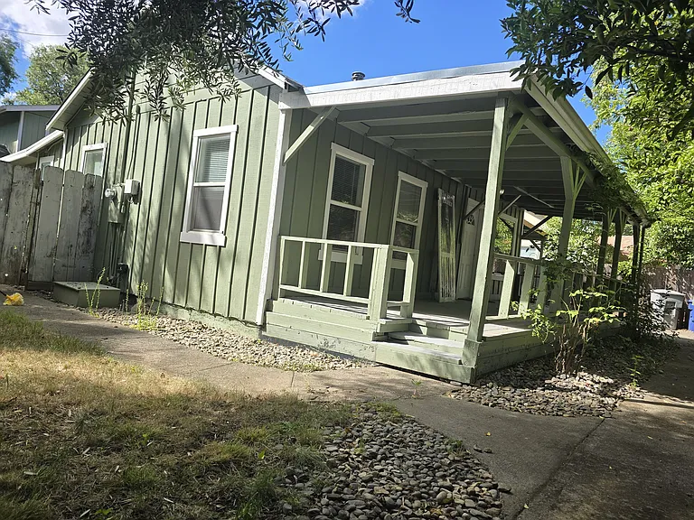 2640 Sharon Ave #A — Photo 1
