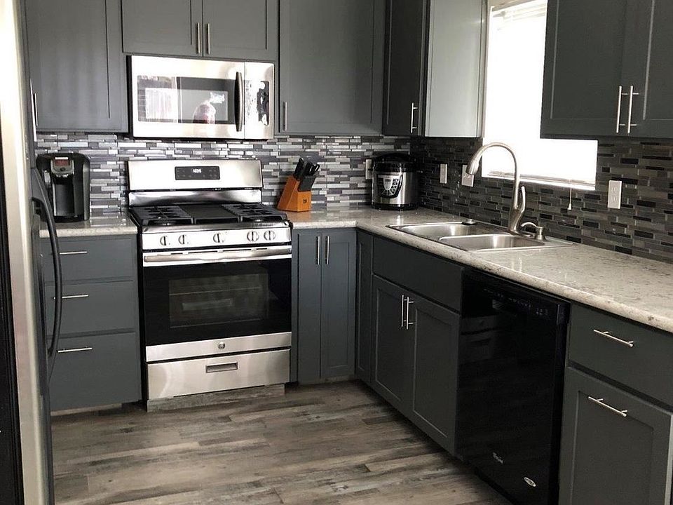 2nd image of 875 Pasteur St