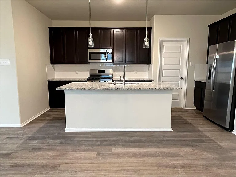 40621 Guillemont Ln — Photo 3