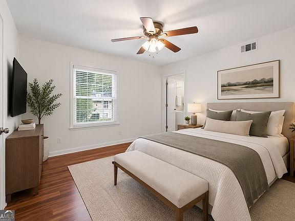 4th image of 1402 Brighton Point