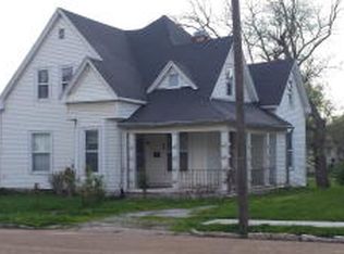 569 S Jefferson Ave, Marshall, MO 65340