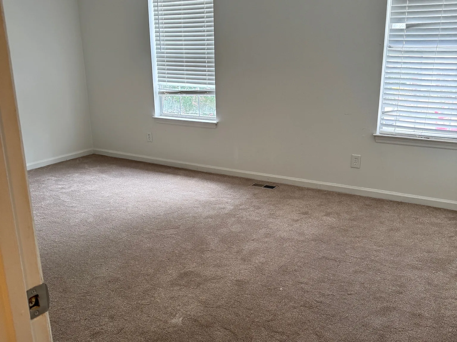 5595 Stonington Trace Pkwy — Photo 2