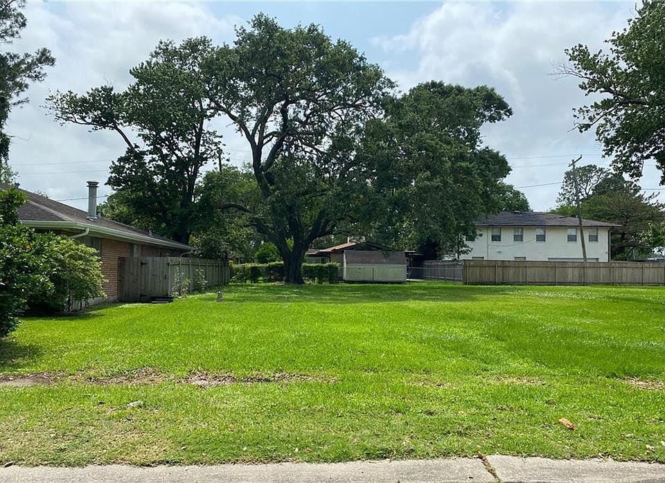 1st image of 816 Colony Pl