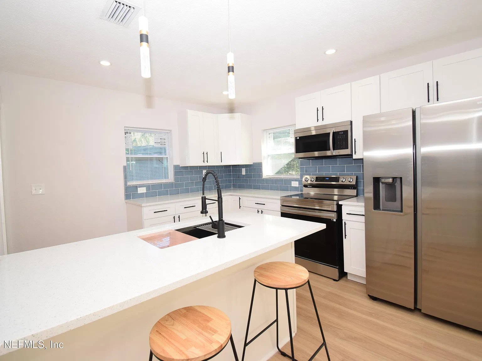 3 bed, 2.0 bath, 967 sqft, $1,600 — Photo 3