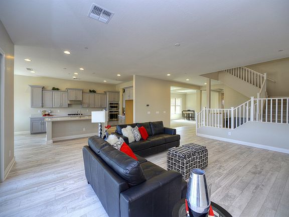 4th image of 10130 W Cottontail Ln