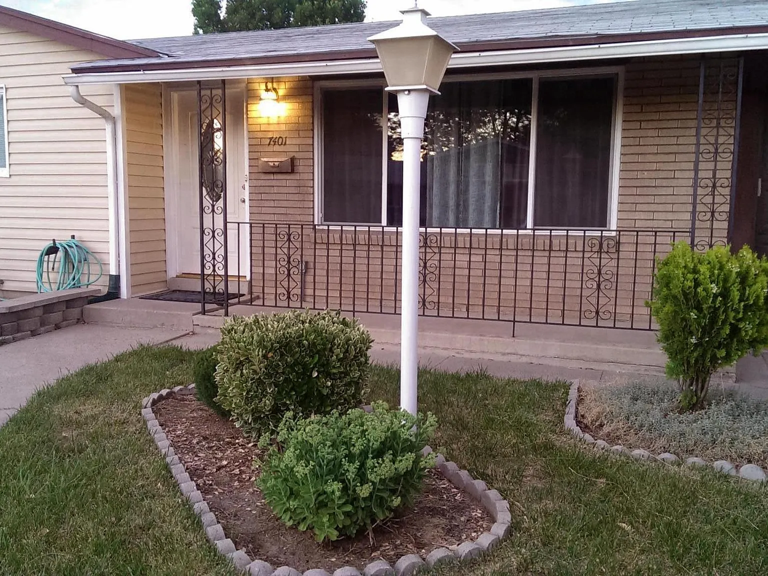 4 bed, 1900 sqft, $2,500 — Photo 2