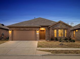 1132 Gillespie Dr, Justin, TX 76247