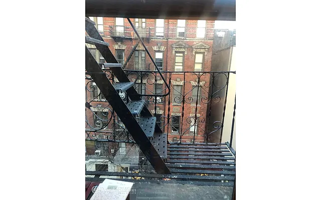 Rented by Douglas Elliman | media 24