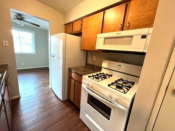 2nd image of 918 Heritage Ct
