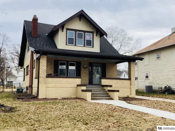 614 N 10th St, Beatrice, NE 68310