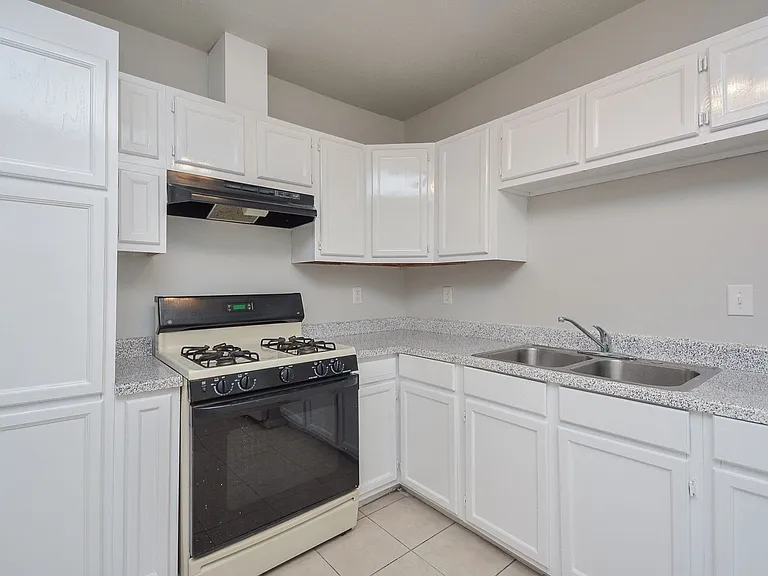2117 Thonig Rd — Photo 32