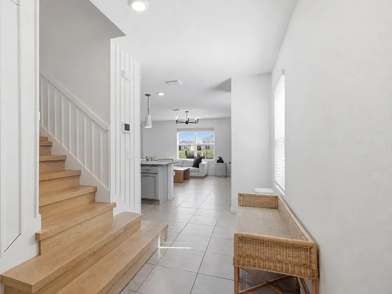 3262 Hilltop Cir — Photo 3
