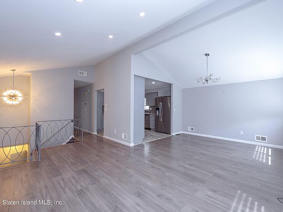 3rd image of 27 Leason Pl