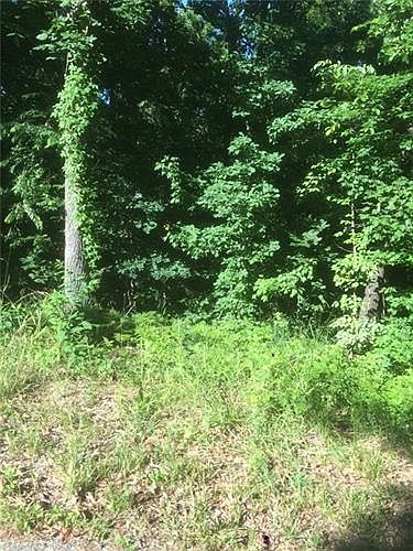 2nd image of Moffat Ln