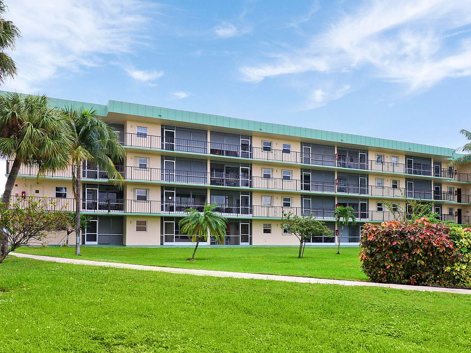 2nd image of 808 SE 7th Street #102