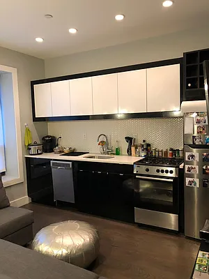 Rented by Tapiro Realty | media 5